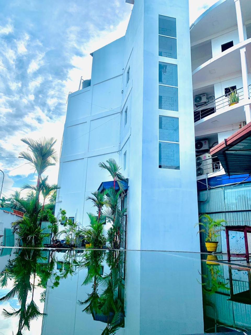 Hotel Nelly Vavuniya Exteriör bild