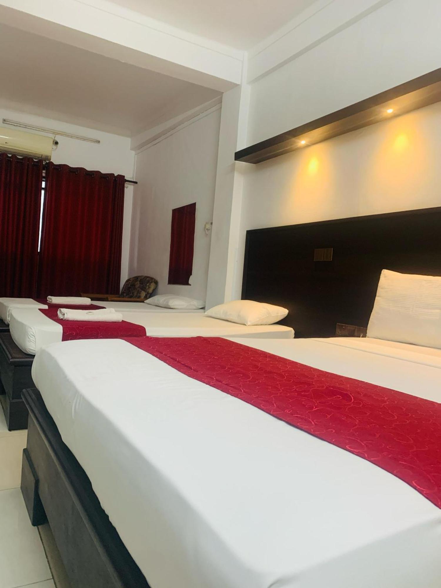 Hotel Nelly Vavuniya Rum bild