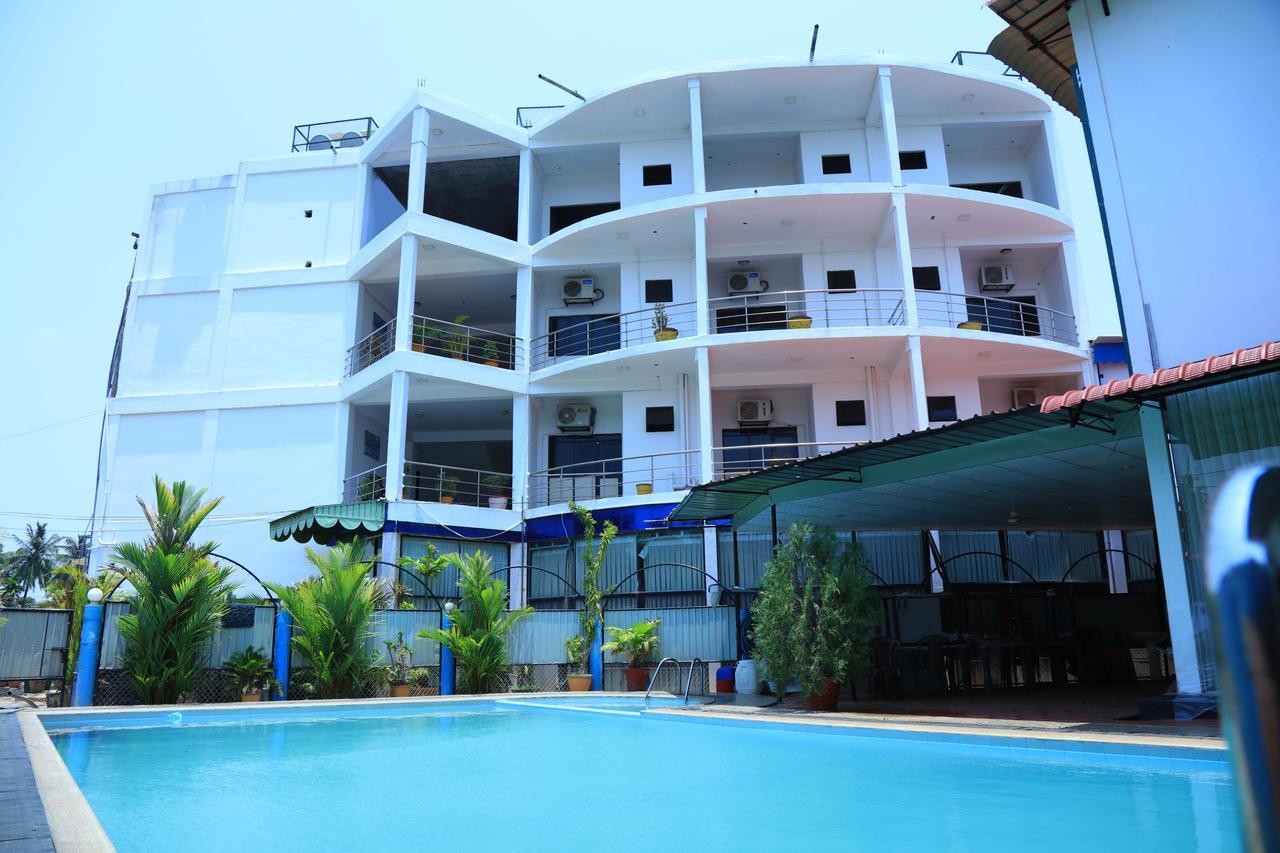 Hotel Nelly Vavuniya Exteriör bild
